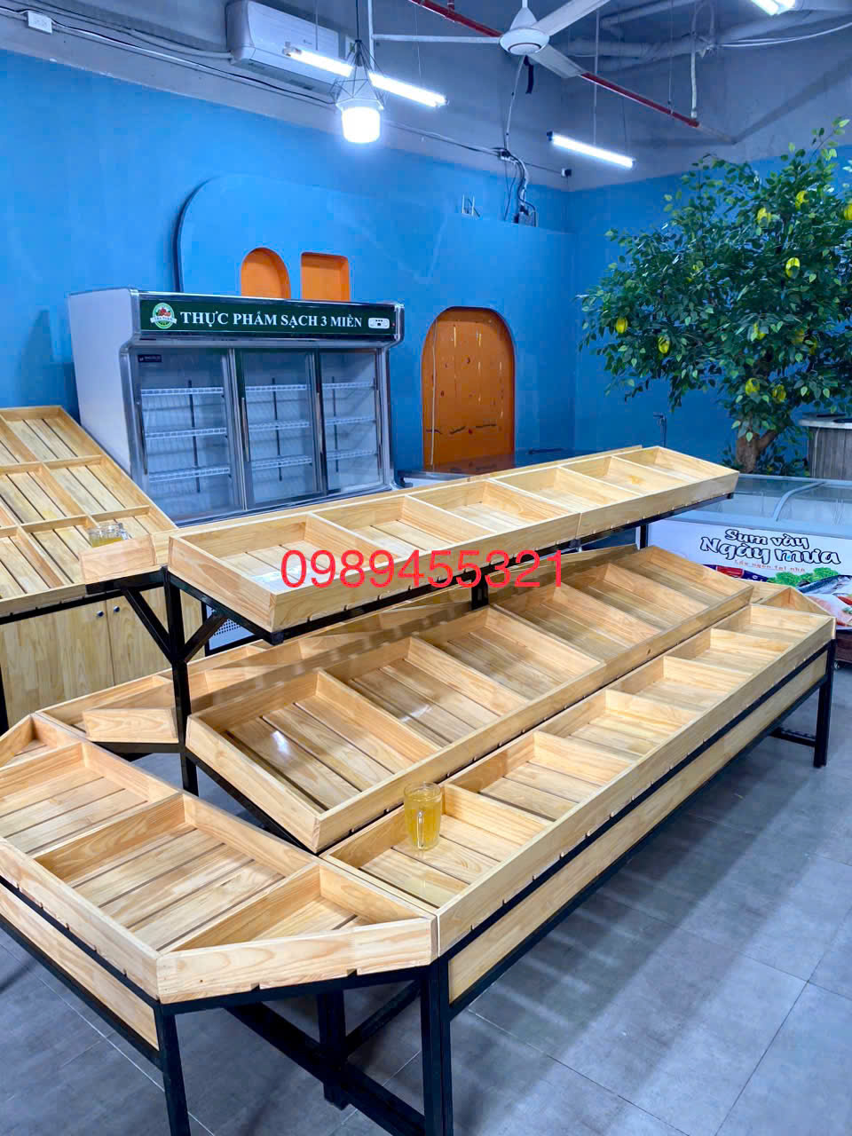 KỆ HOA QUẢ LOẠI TO GIỮA NHÀ