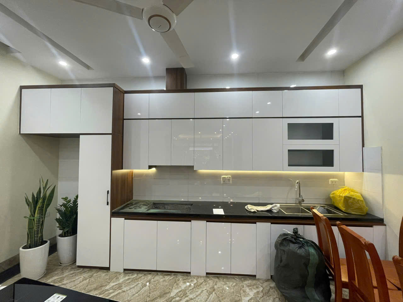 Tủ bếp hiện đại